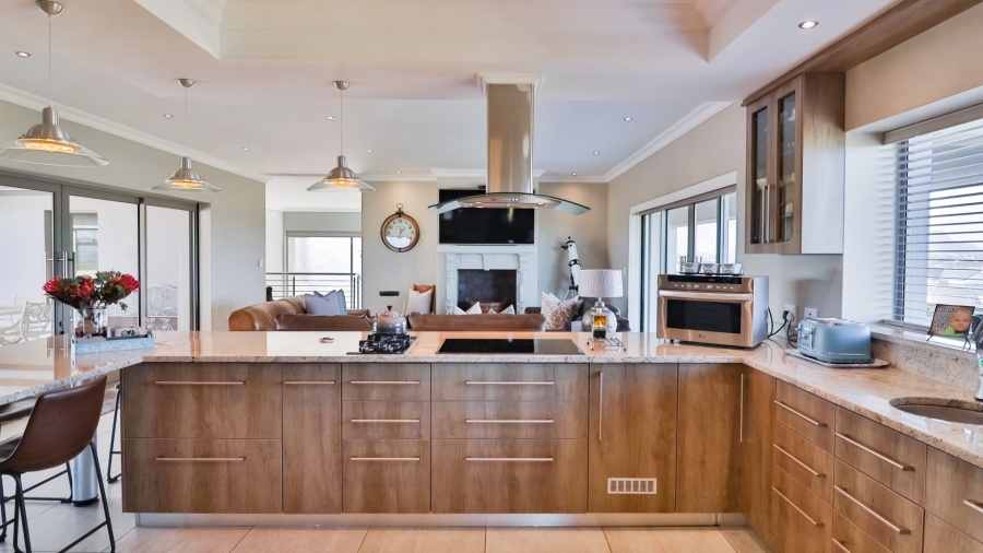 6 Bedroom Property for Sale in Kleinbaai Western Cape